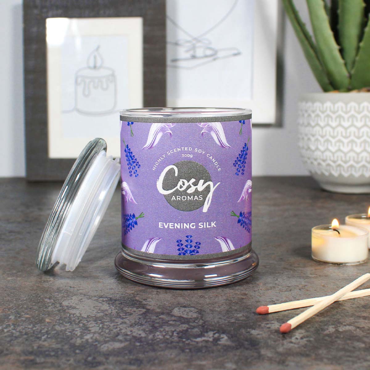 Evening Silk Jar Candle 240g von Cosy Aromas